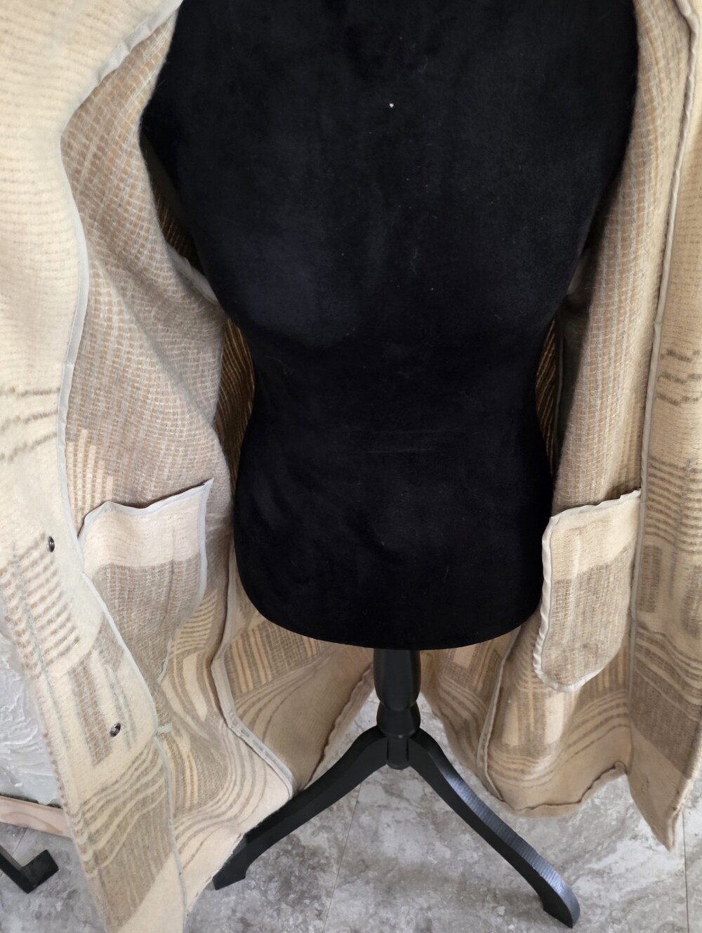 Woolrich Southwestern Wool Blanket Coat - Picture 13 of 16